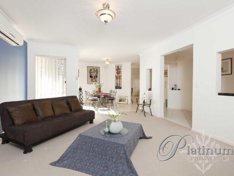 17 Maud Street, Birkdale QLD 4159