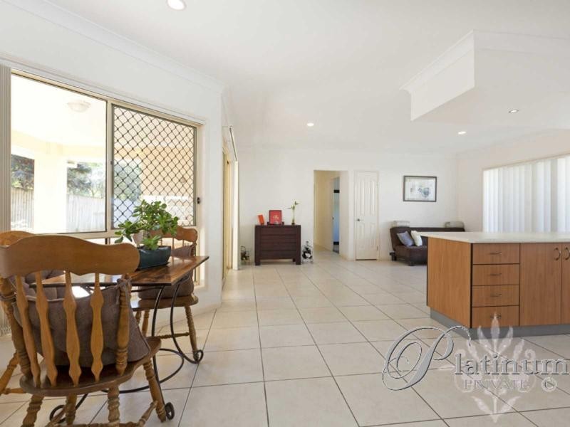 17 Maud Street, Birkdale QLD 4159