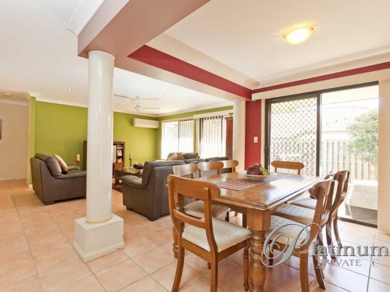 9 Ross Place, Wakerley QLD 4154