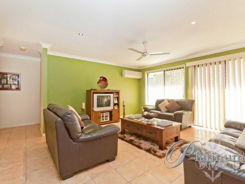 9 Ross Place, Wakerley QLD 4154