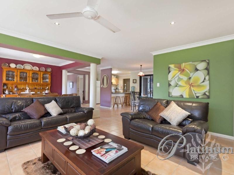 9 Ross Place, Wakerley QLD 4154