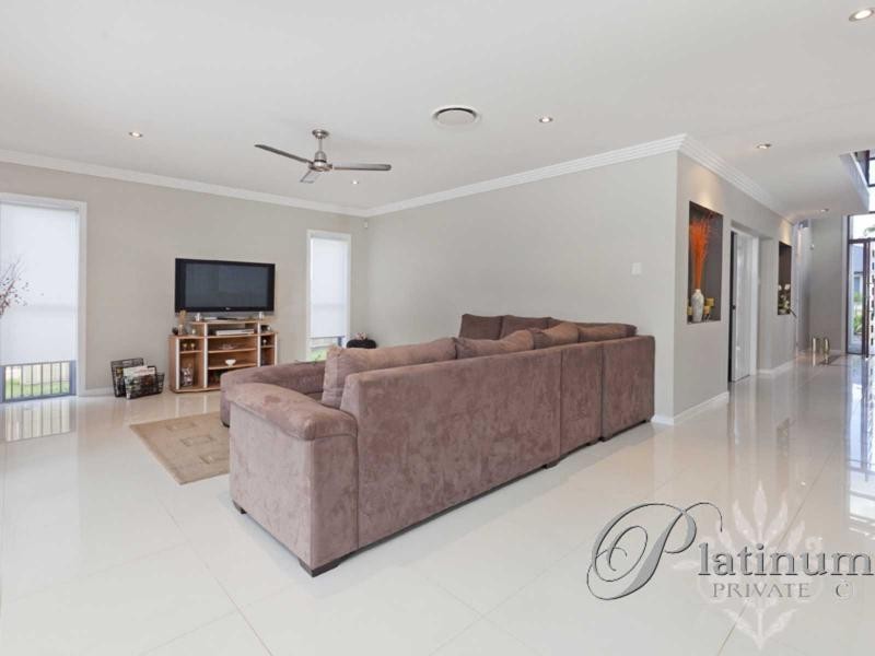 9 Peregian Close, Wakerley QLD 4154