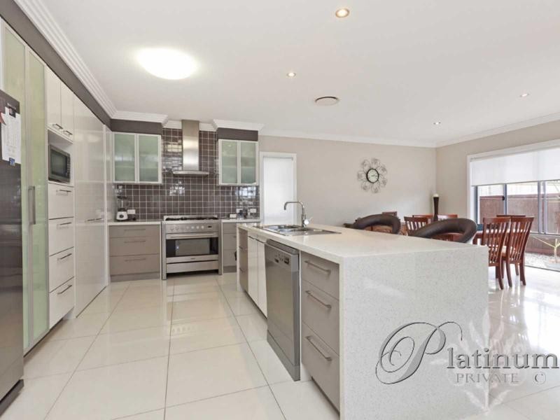 9 Peregian Close, Wakerley QLD 4154
