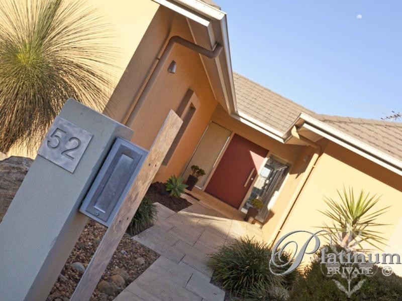 52 Mossvale Drive, Wakerley QLD 4154
