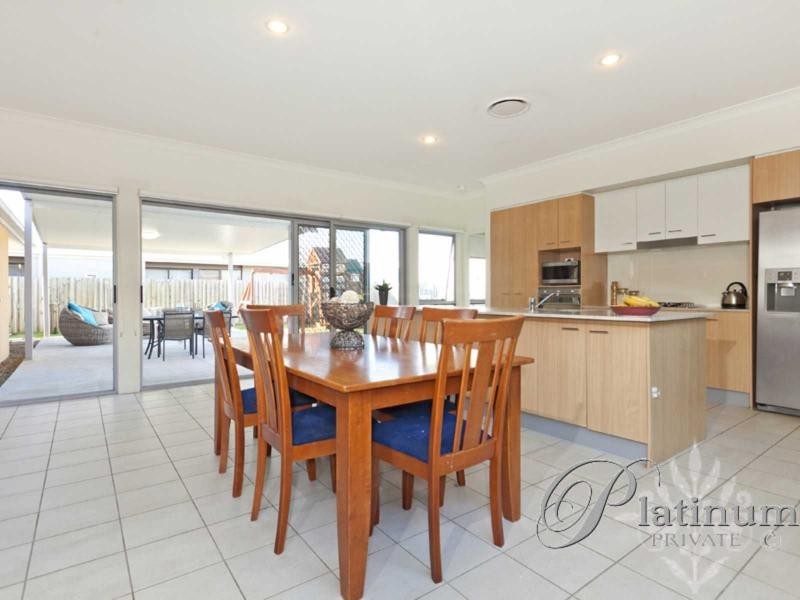 52 Mossvale Drive, Wakerley QLD 4154