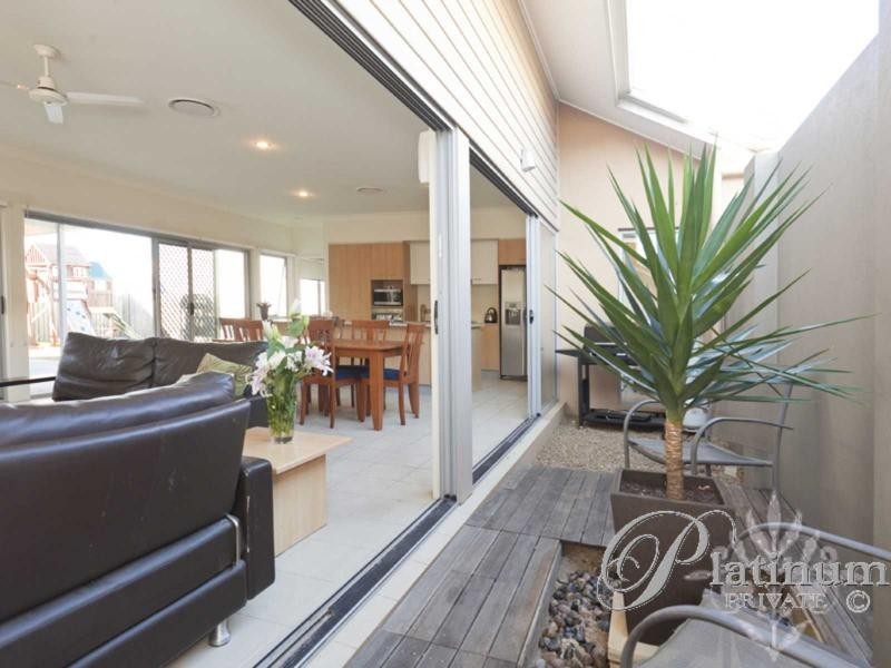 52 Mossvale Drive, Wakerley QLD 4154