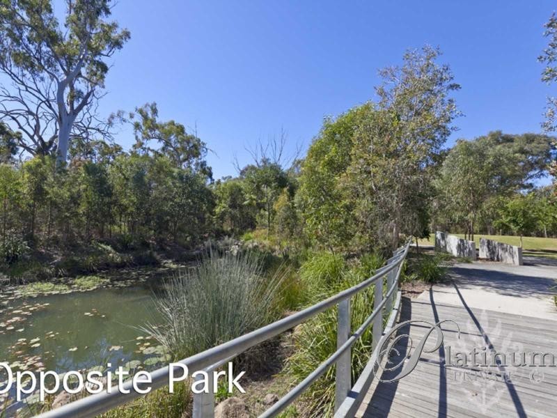 8 Torrens Crescent, Wakerley QLD 4154