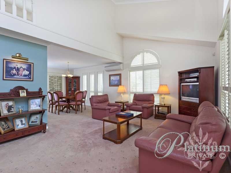 7 Kinrade Place, Carindale QLD 4152