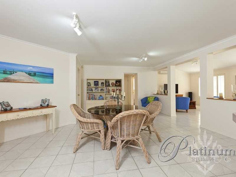 7 Kinrade Place, Carindale QLD 4152