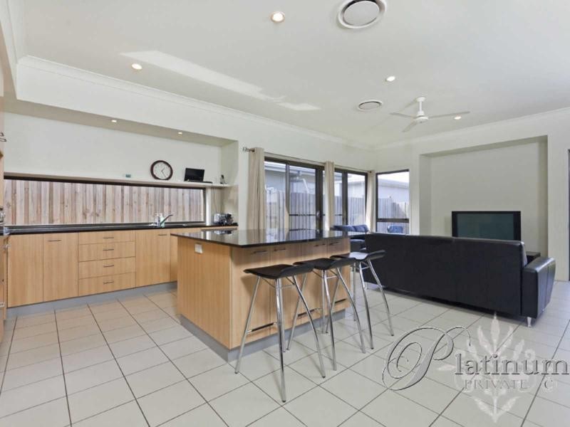 60 Mossvale Drive, Wakerley QLD 4154