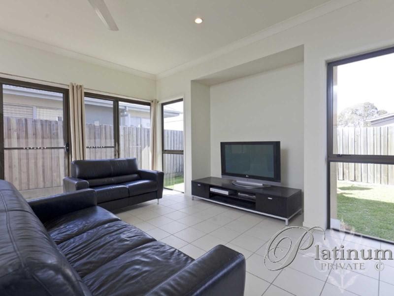 60 Mossvale Drive, Wakerley QLD 4154