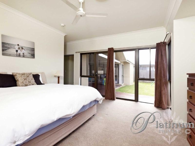 60 Mossvale Drive, Wakerley QLD 4154