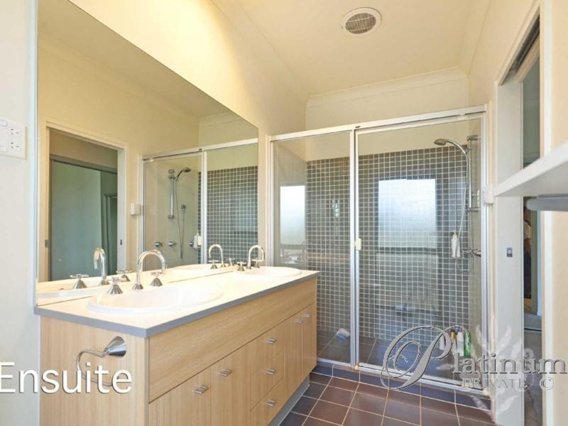 60 Mossvale Drive, Wakerley QLD 4154