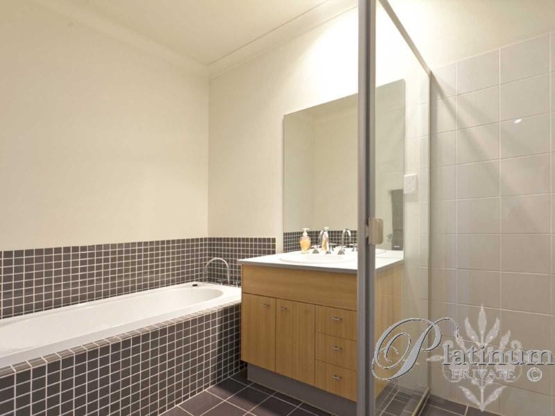 60 Mossvale Drive, Wakerley QLD 4154