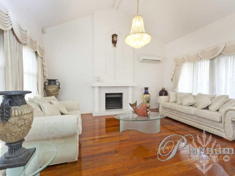 97 Delaney Circuit, Carindale QLD 4152