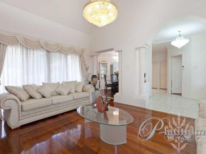 97 Delaney Circuit, Carindale QLD 4152