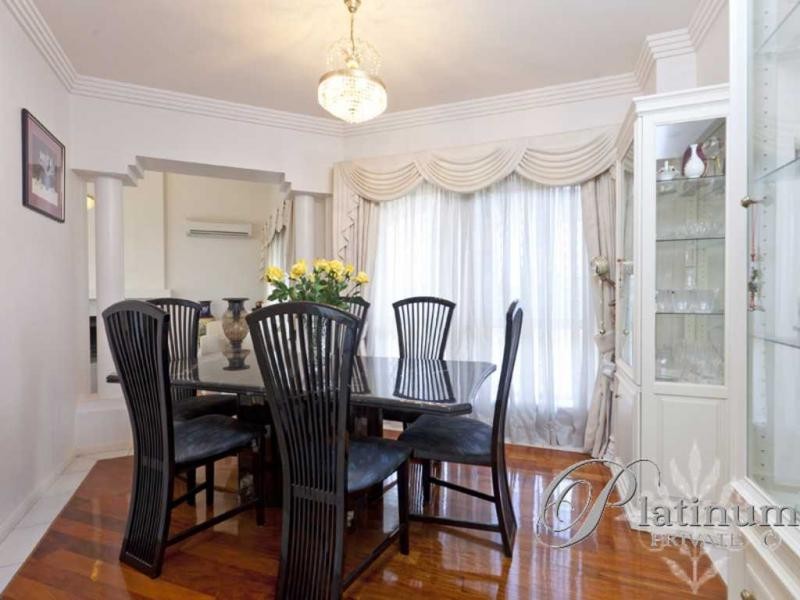 97 Delaney Circuit, Carindale QLD 4152