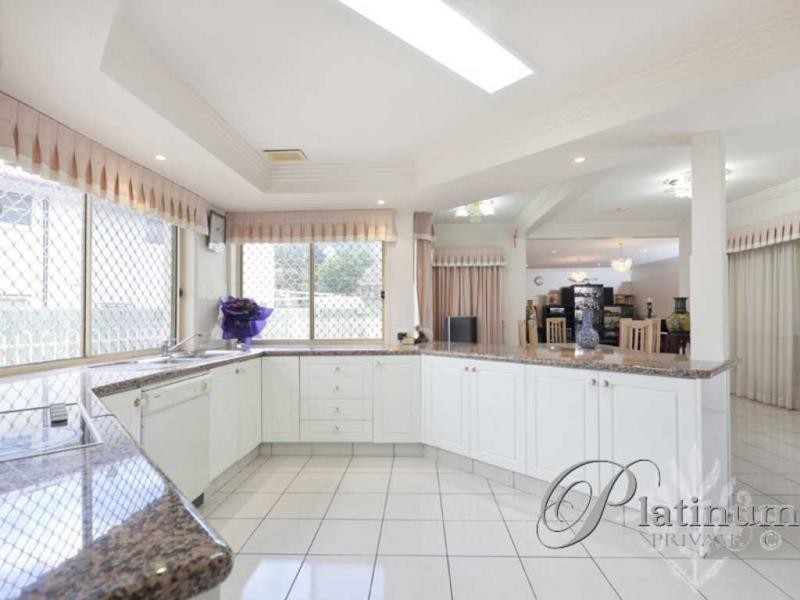 97 Delaney Circuit, Carindale QLD 4152