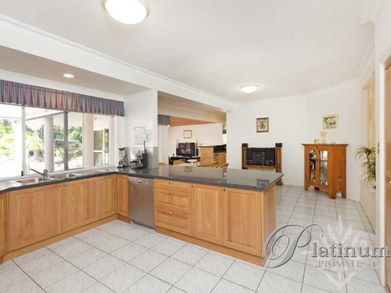 15 Troon Place, Carindale QLD 4152