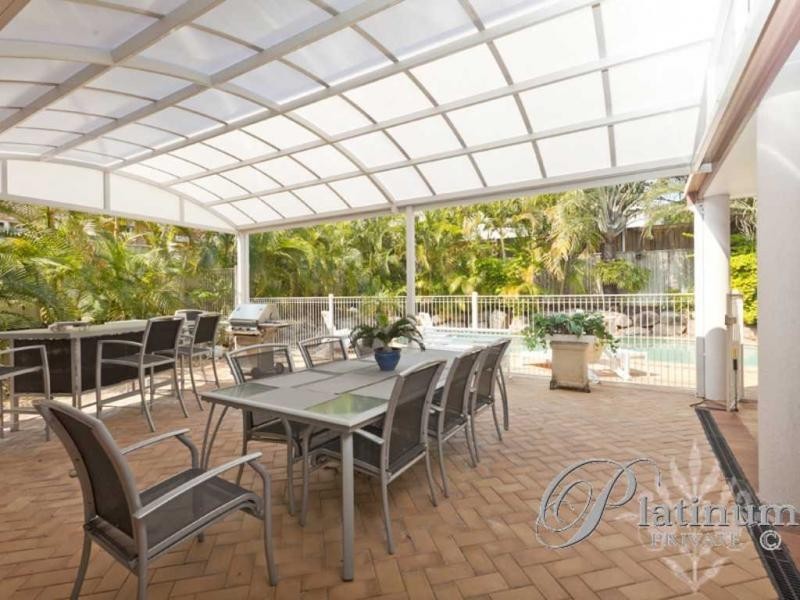 15 Troon Place, Carindale QLD 4152