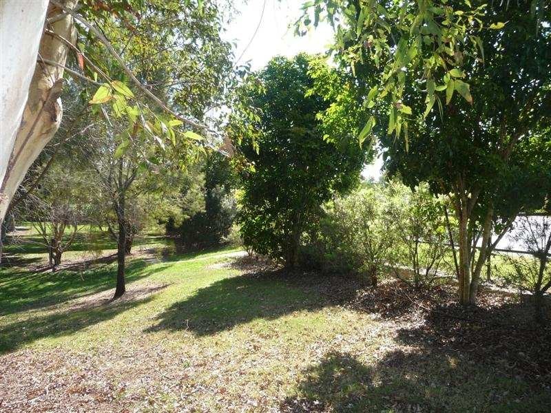 12 Nelson Place, Carindale QLD 4152