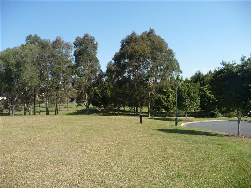 12 Nelson Place, Carindale QLD 4152
