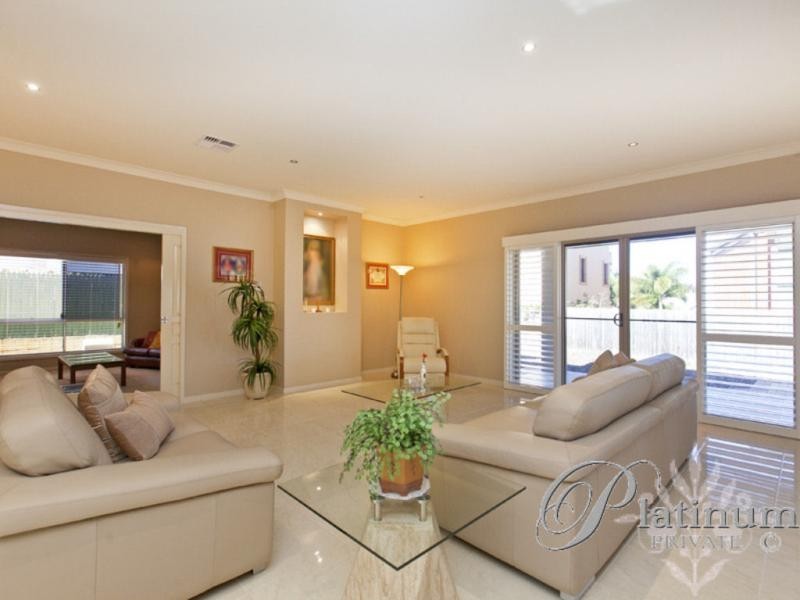 45 Ewer Street, Carindale QLD 4152