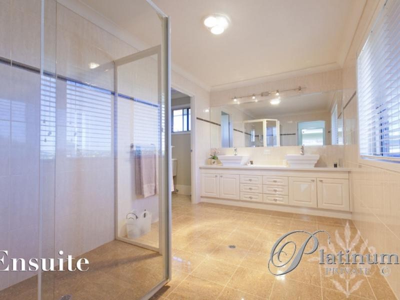 45 Ewer Street, Carindale QLD 4152