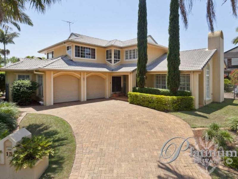 13 Pinehurst Place, Carindale QLD 4152