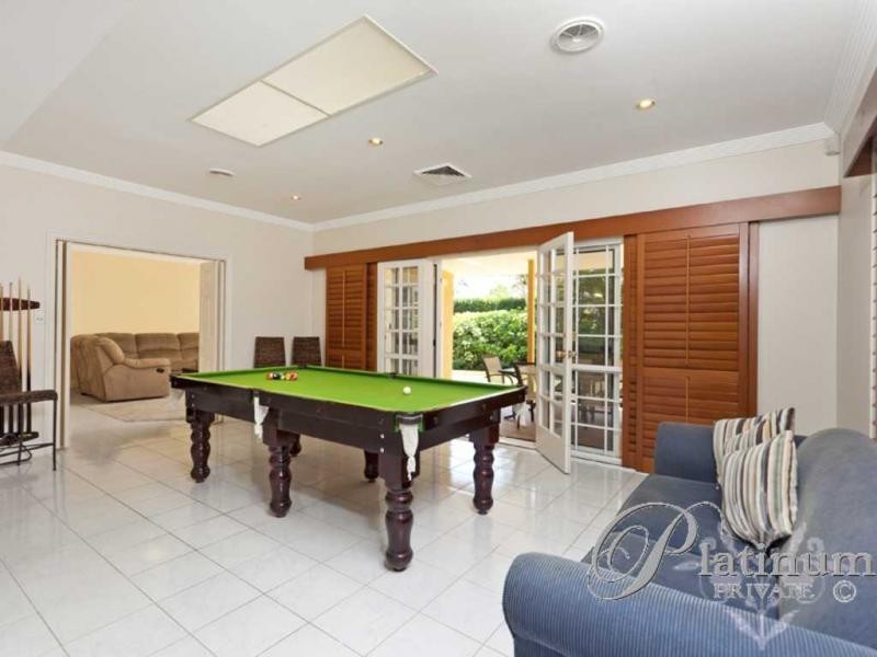 13 Pinehurst Place, Carindale QLD 4152