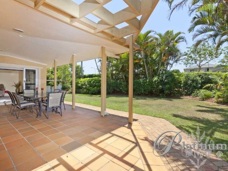 13 Pinehurst Place, Carindale QLD 4152