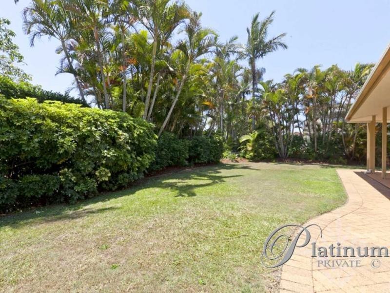 13 Pinehurst Place, Carindale QLD 4152