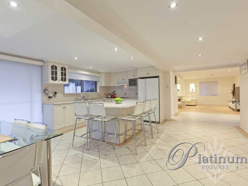 3 Canter Street, Mansfield QLD 4122