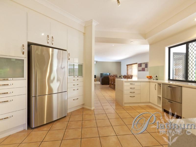 6 Kensington Close, Carindale QLD 4152