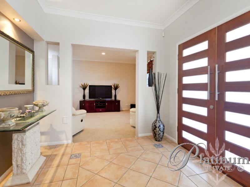 6 Kensington Close, Carindale QLD 4152