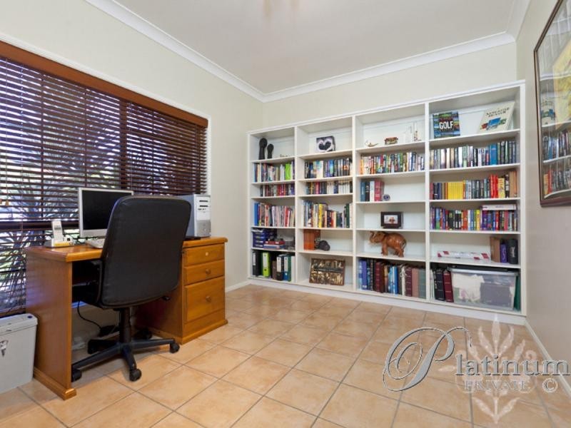 6 Kensington Close, Carindale QLD 4152