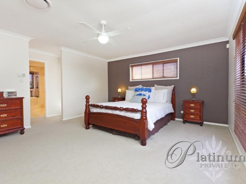 6 Kensington Close, Carindale QLD 4152