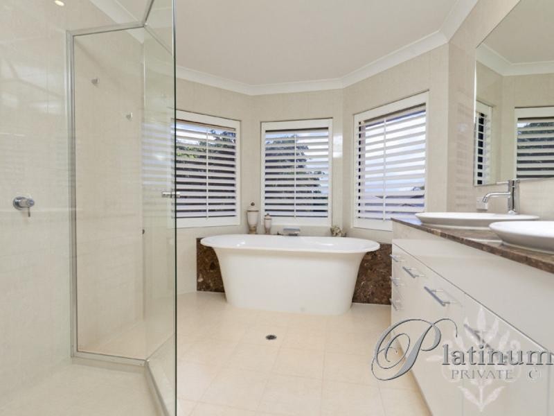 6 Kensington Close, Carindale QLD 4152