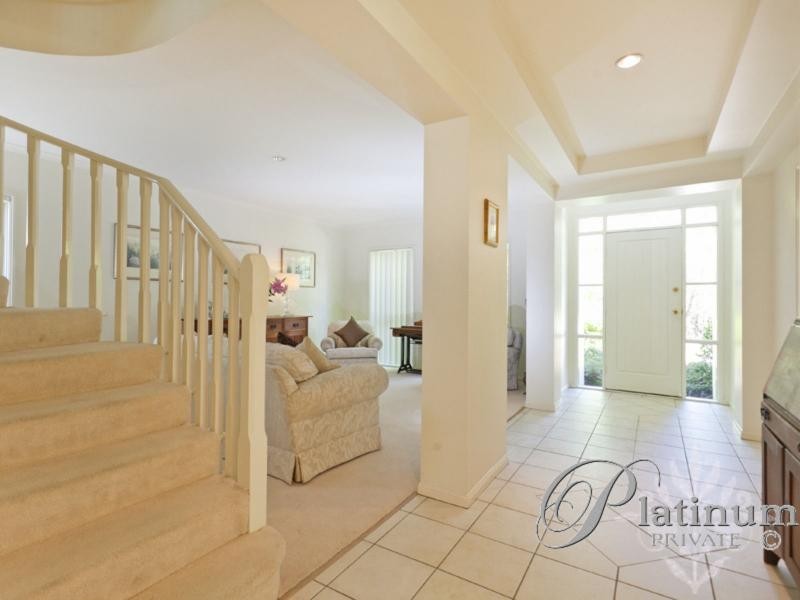 27 Coventry Circuit, Carindale QLD 4152