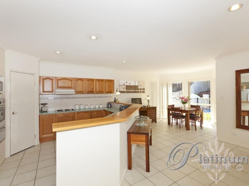 27 Coventry Circuit, Carindale QLD 4152