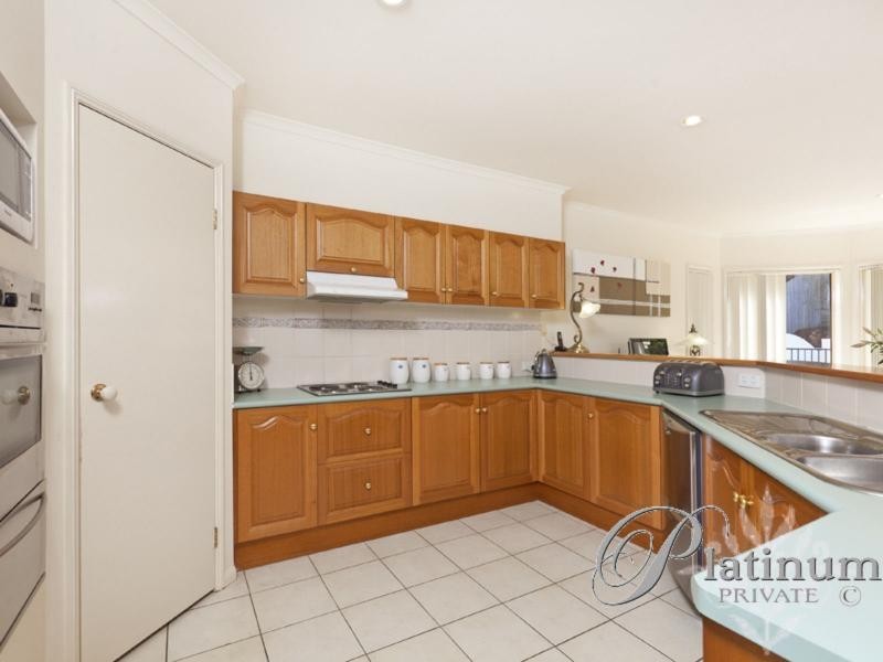 27 Coventry Circuit, Carindale QLD 4152