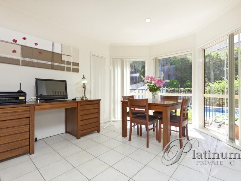 27 Coventry Circuit, Carindale QLD 4152