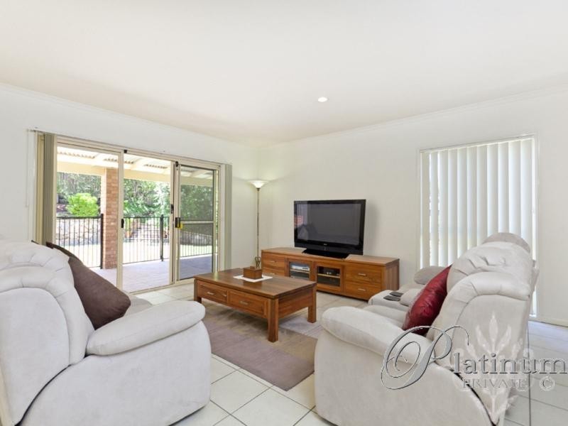 27 Coventry Circuit, Carindale QLD 4152