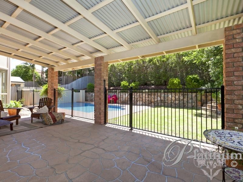 27 Coventry Circuit, Carindale QLD 4152