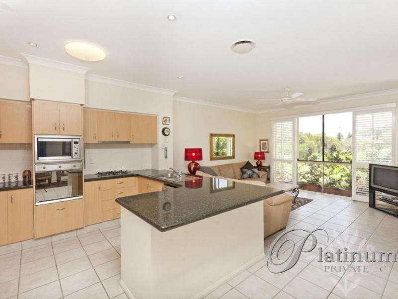 52 Flame Tree Crescent, Carindale QLD 4152