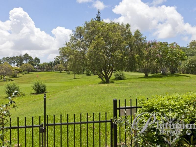 52 Flame Tree Crescent, Carindale QLD 4152