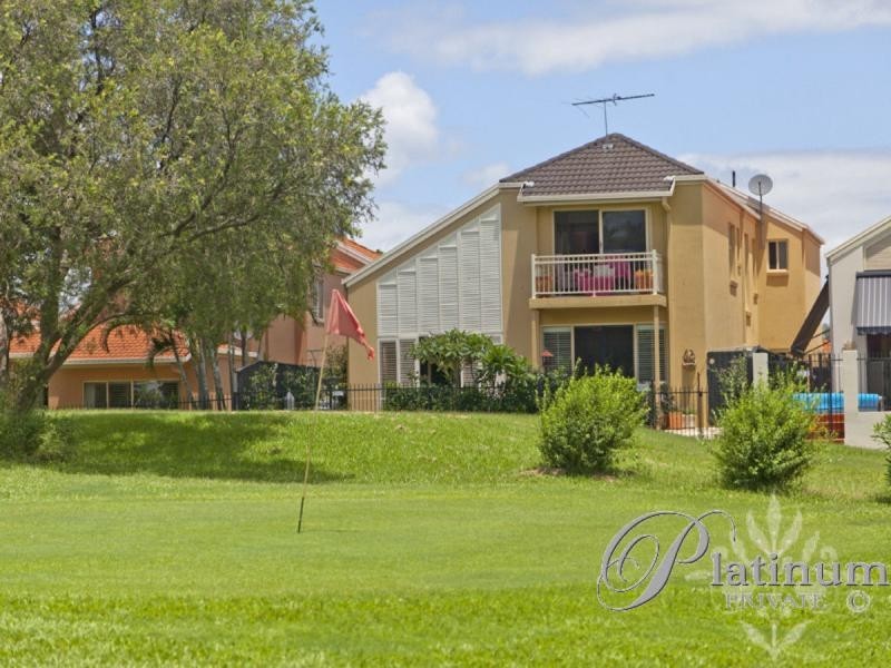 52 Flame Tree Crescent, Carindale QLD 4152