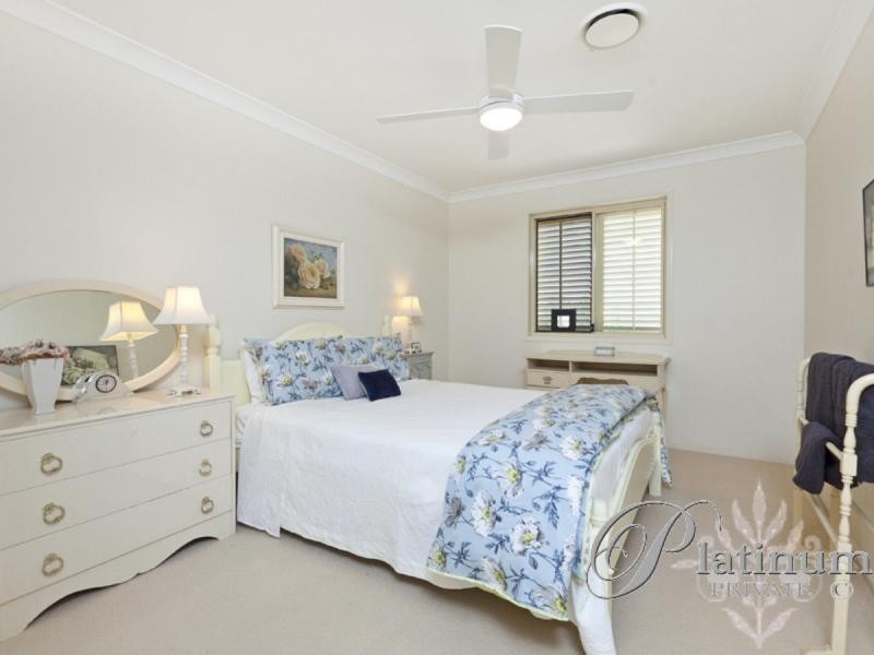 52 Flame Tree Crescent, Carindale QLD 4152