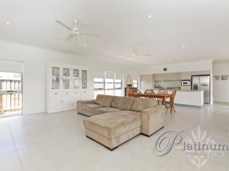 20 Franklin Street, Wakerley QLD 4154