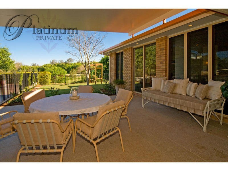 6 Turnberry Place, Carindale QLD 4152